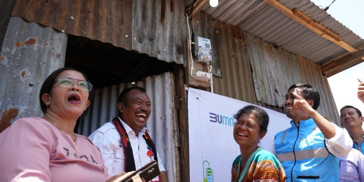 Sambut HLN Ke-79, Donasi Insan PLN Terangi 3.725 Keluarga Se-Indonesia