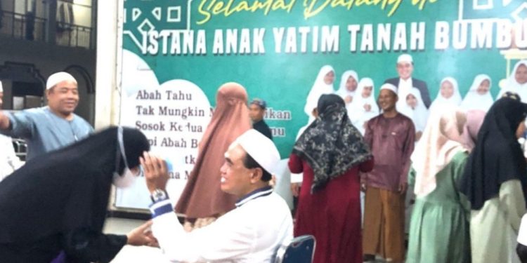 Peringati Hari Santri Nasional, Zairullah Motivasi Anak Yatim untuk Giat Belajar dan Berprestasi
