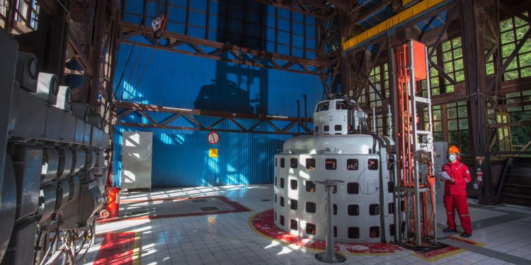 Hari Listrik Nasional Ke-79, Dirut PLN Tegaskan Komitmen sebagai Fondasi Pembangunan Nasional