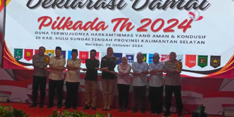 Deklarasi Damai, Paslon Bupati dan Wakil Bupati HST Teken Komitmen Sukseskan Pilkada Aman dan Kondusif