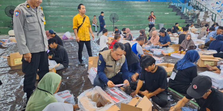 KPU Kabupaten Kapuas Mulai Sortir dan Lipat Surat Suara