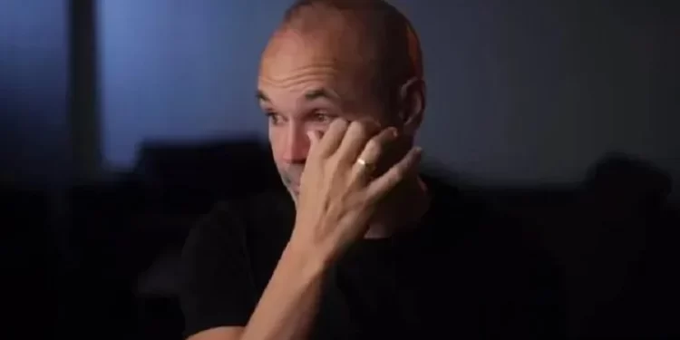 Andres Iniesta Umumkan Pensiun dengan Berlinang Air Mata