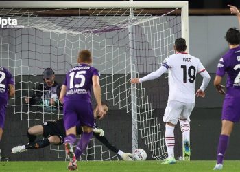 Hasil Fiorentina vs AC Milan di Liga Italia: Rossoneri Bertekuk Lutut 1-2