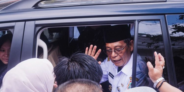 Penuh Haru, Paman Birin Pamitan dan Mundur Sebagai Gubernur Kalsel