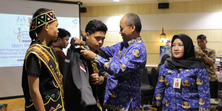 Plh Gubernur Lantik Forum Anak Daerah Se-Kalsel