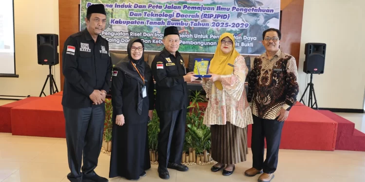 Ekspose Laporan Akhir RIPJPID Tahun 2025-2029, Pemkab Tanbu Gandeng STIE Malang