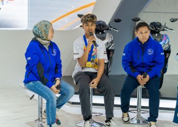 Pembalap Yamaha Juara Dunia Aldi Satya Mahendra Sapa Publik di Indonesia Motorcyle Show