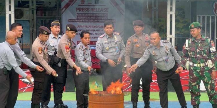 Lapas Kotabaru Gandeng TNI-Polri Gelar Razia Gabungan dan Tes Urine