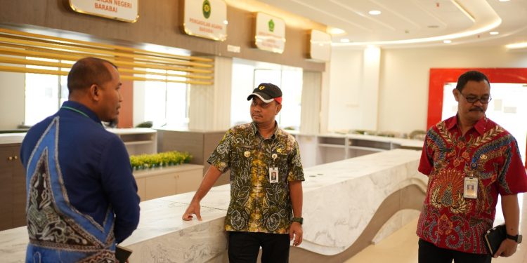 Tinjau Kesiapan Mal Pelayanan Publik, Pjs Bupati HST Optimistis Desember Operasional