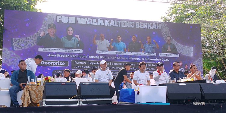 HUT Ke-63 Bank Kalteng, Ribuan Warga Kapuas Meriahkan Fun Walk Kalteng Berkah