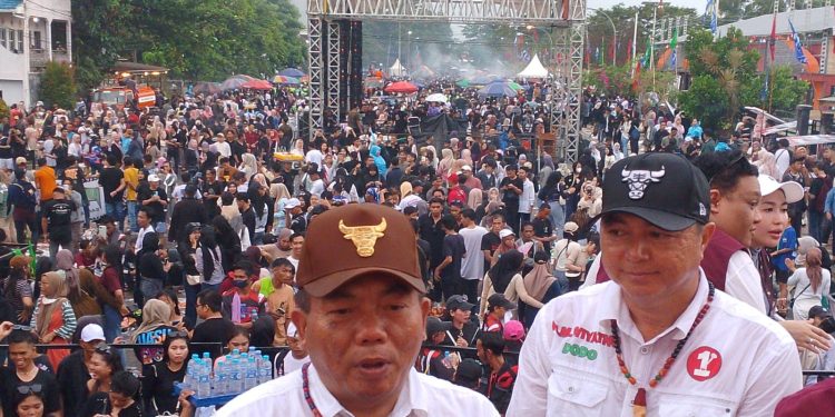 Ribuan Massa Hadiri Kampanye Akbar Wiyatno-Dodo