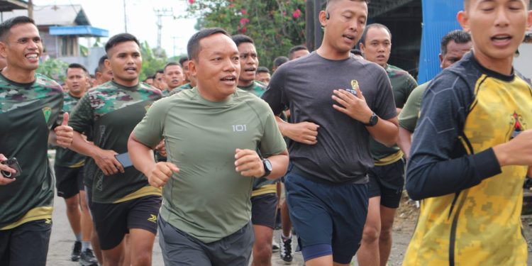 Danrem Ajak Prajurit Yonif 621 Manuntung Jaga Kebugaran