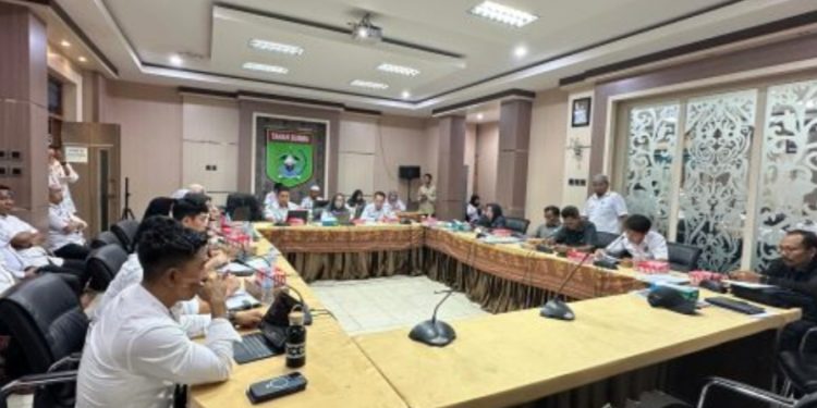 Diskominfo SP Paparkan Program Kerja Tahun 2025 Saat Rapat Bersama DPRD Tanbu