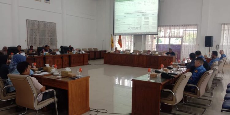 DPRD Barsel Bersama TAPD Laksanakan Pembahasan Akhir RAPBD 2025