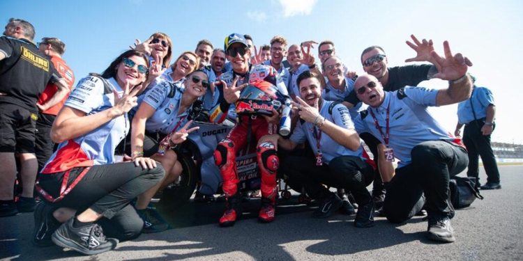 Kocak, Tim Gresini Racing Antar Marc Marquez ke Garasi Ducati Lenovo Layaknya Paket