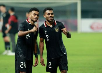 Yakob Sayuri dan Yance Sayuri Perkuat Timnas Indonesia, Netizen Doakan agar Tak Cedera Lagi