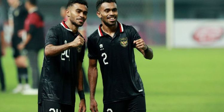 Yakob Sayuri dan Yance Sayuri Perkuat Timnas Indonesia, Netizen Doakan agar Tak Cedera Lagi