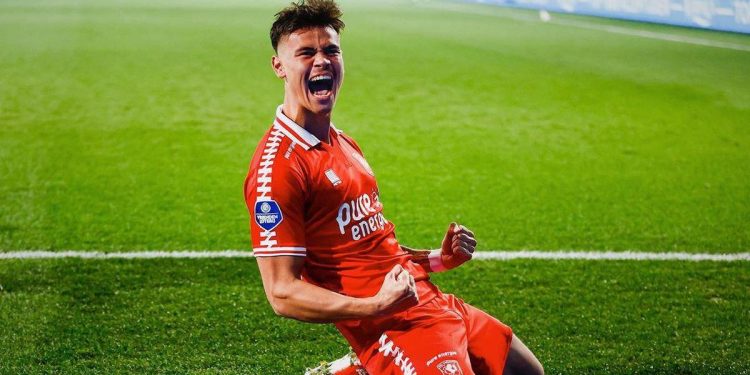 Mees Hilgers Diincar Klub Spanyol dan Italia jika Putuskan Pergi dari FC Twente