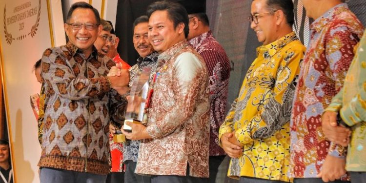 Kalsel Raih Penghargaan Provinsi Terbaik Kategori Kesejahteraan Masyarakat Fiskal Sedang