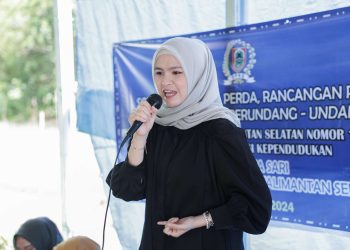 Wakil Ketua DPRD Kalsel Sosialisasikan Perda Administrasi Kependudukan di Desa Balanti