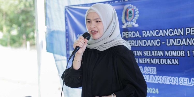 Wakil Ketua DPRD Kalsel Sosialisasikan Perda Administrasi Kependudukan di Desa Balanti