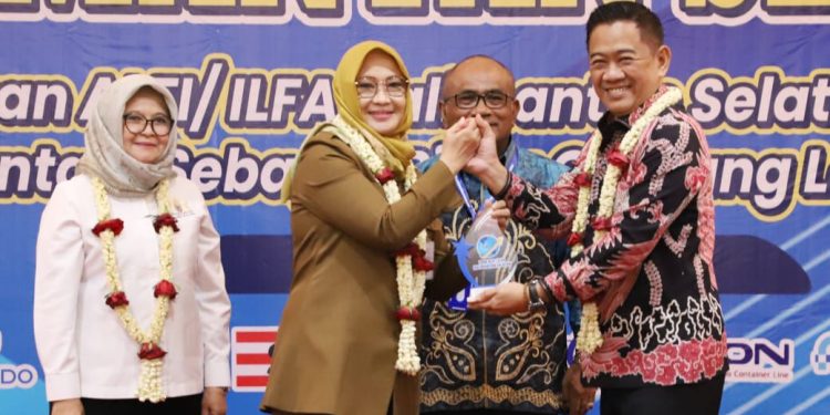 Muhidin: Kalsel Strategis Distribusi Logistik Kalimantan dan Penyangga Pembangunan IKN