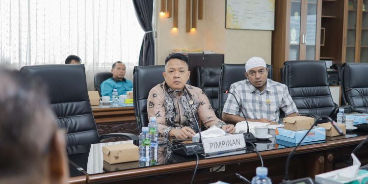 Terkait Pembangunan Infrastruktur 2025, Komisi III DPRD Kalsel Terima Kunjungan DPRD Tabalong