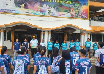 Siap Hadapi Kejurprov Kalsel, Kadisparpora Lepas Atlet Futsal Kotabaru