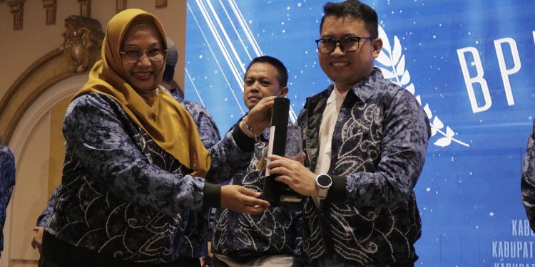 Pemkab HST Borong Empat Penghargaan Bidang Pendidikan