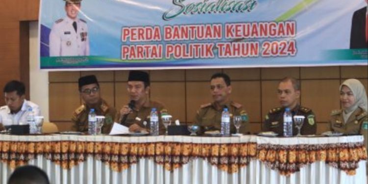 Kesbangpol Sosialisasikan Bantuan Keuangan kepada Partai Politik