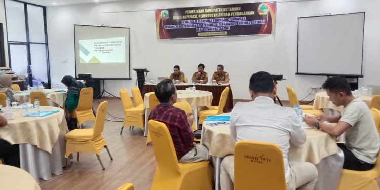 Diskoperindag Kotabaru Sosialisasikan Regulasi Perkoperasian