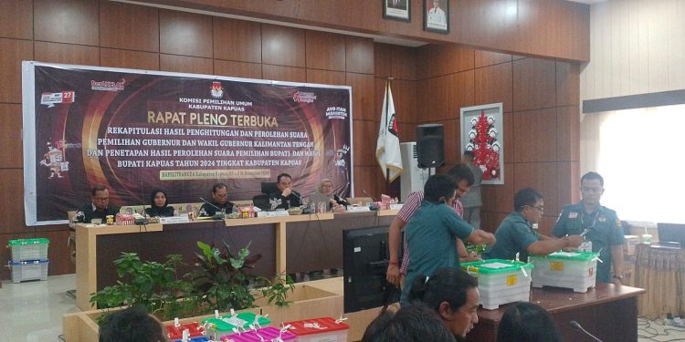 KPU Kapuas Gelar Rapat Pleno Hasil Penghitungan Suara Pilkada 2024