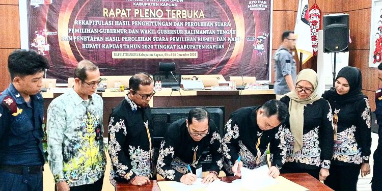 Rapat Pleno KPU Kapuas Tetapkan Wiyatno-Dodo Raih 53.367 Suara