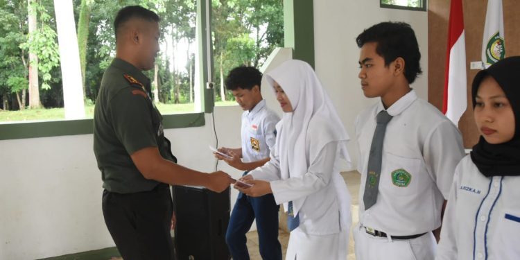 Atlet Tinju HST Raih 8 Medali di Kejurprov, Dandim Apresiasi dan Beri Bonus