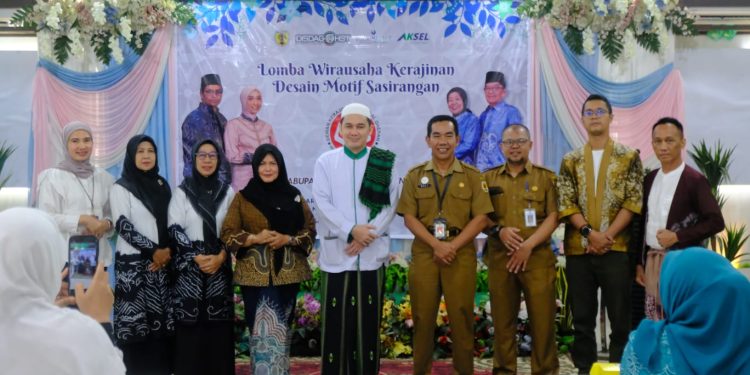 Puluhan Pelaku IKM Ikuti Lomba Desain Motif Sasirangan