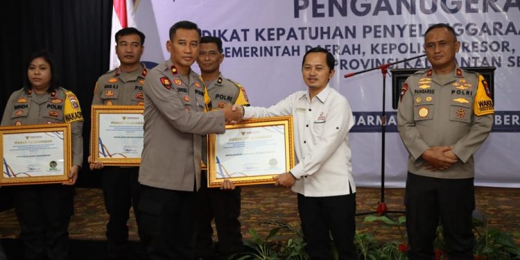Terkait Pelayanan Publik, Polres HST Raih Penghargaan dari Ombudsman