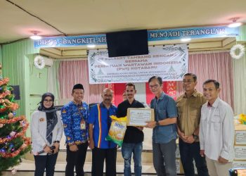 Sambut Nataru, PT PTK Gandeng PWI Berbagai Tali Asih di Gereja Pantekosta Smirna