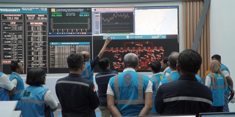 Dirjen Gatrik Kementerian ESDM Kunjungi Balikpapan, Pastikan Kesiapan PLN Jelang Nataru