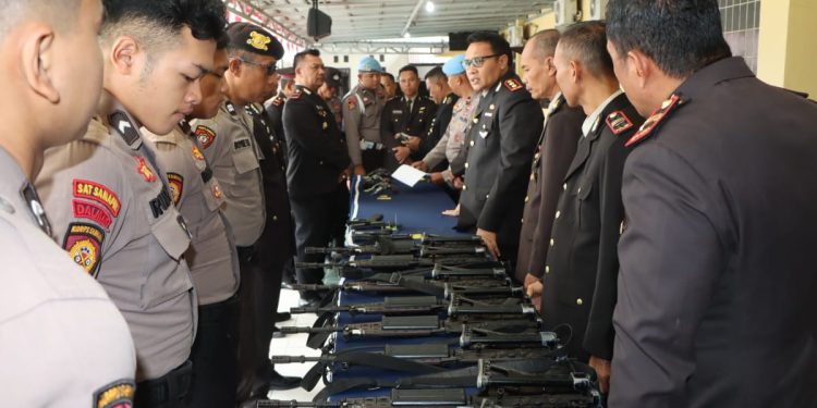 Kapolres HST Pimpin Pemeriksaan Senpi dan Amunisi