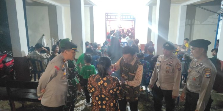 Sinergitas TNI-Polri Amankan Perayaan Natal di Hulu Sungai Tengah