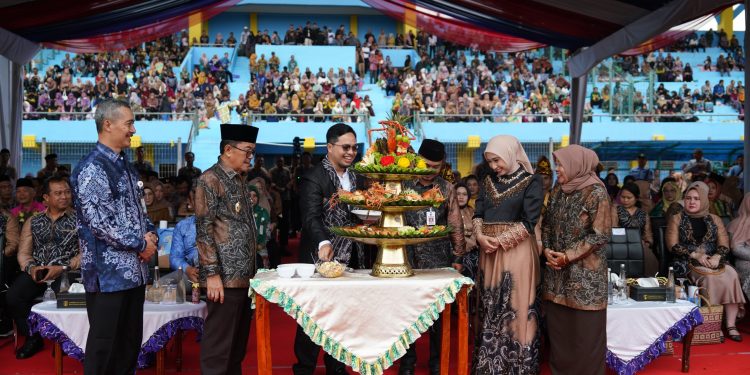 Bupati Aulia Pamitan di Momen Peringatan Hari Jadi Ke-65 Kabupaten HST