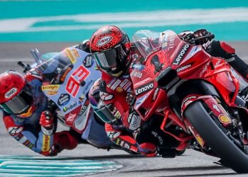 Andrea Dovizioso Yakin Betul Francesco Bagnaia Bakal Bikin Marc Marquez Kesulitan di MotoGP 2025
