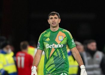 Emiliano Martinez Sabet Gelar Kiper Pria Terbaik FIFA 2024