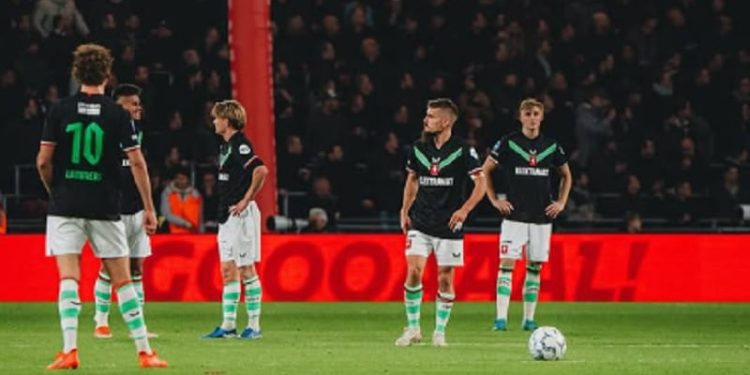 Mees Hilgers Tak Berkutik, FC Twente Dibantai PSV Eindhoven 1-6