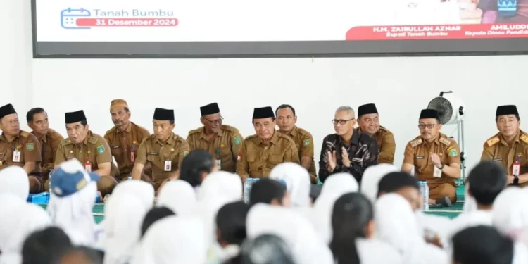 Program Sekolah Berbasis Bahasa Inggris Resmi Ditutup, Zairullah: Langkah Kecil Menuju Perubahan Besar