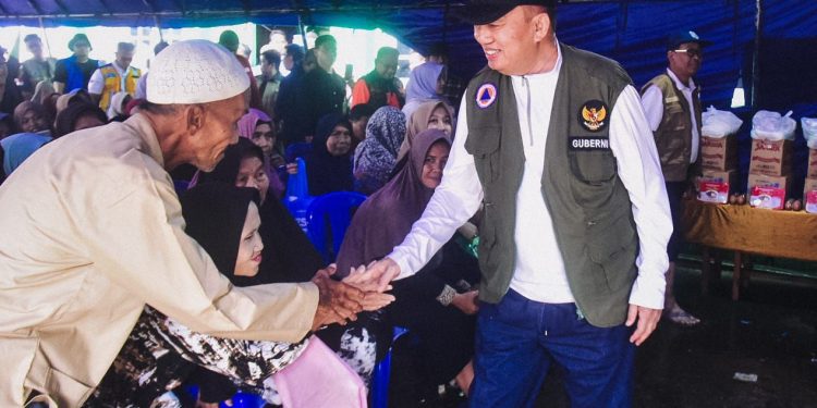 Bawa Logistik Bantuan, Gubernur Kalsel Temui Warga Terdampak Banjir di Kabupaten Banjar