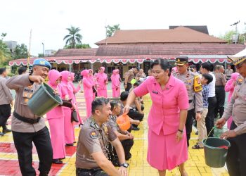 22 Personel Polres HST Naik Pangkat