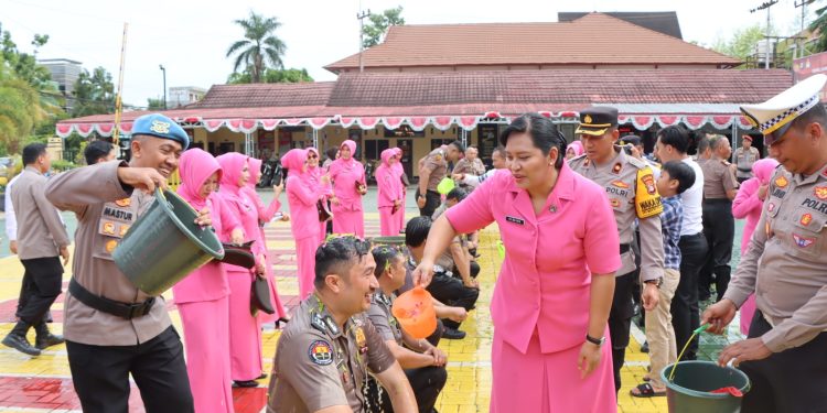 22 Personel Polres HST Naik Pangkat