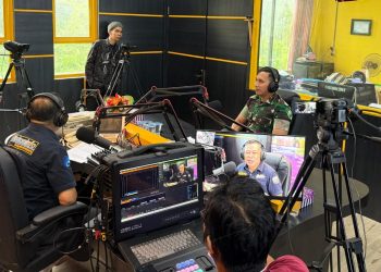 Dandim 1004/Kotabaru Podcast di LPPL Radio Gema Sai-jaan Sosialisasikan Penerimaan Prajurit TNI AD