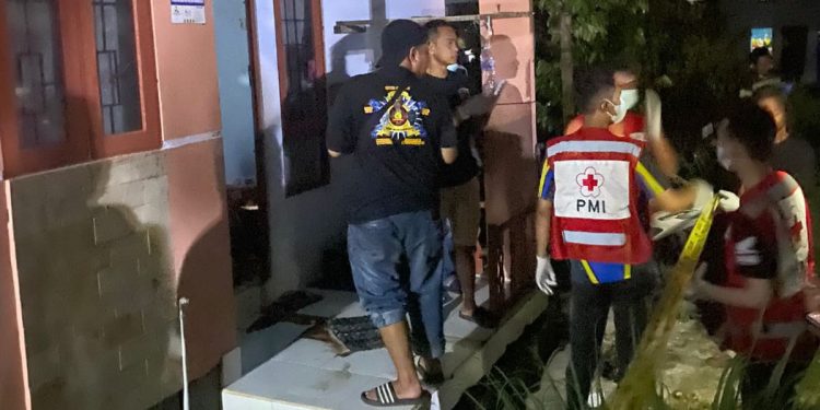 Beberapa Hari Tak Keluar Rumah, Pria Paruh Baya Ini Ditemukan Membusuk di Ruang Tamu